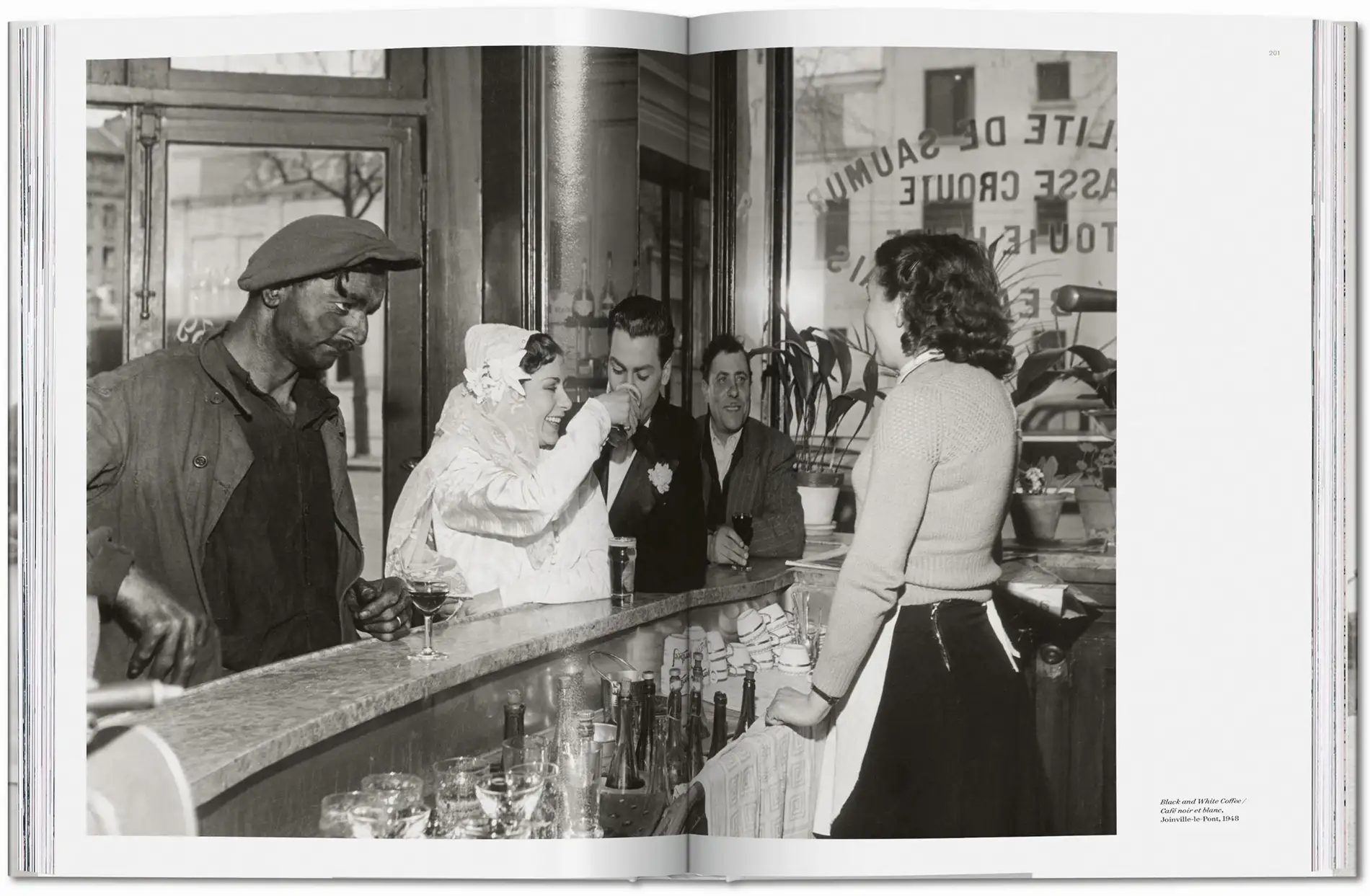 "Paris, mon amour!" Robert Doisneau portrays the metropolis